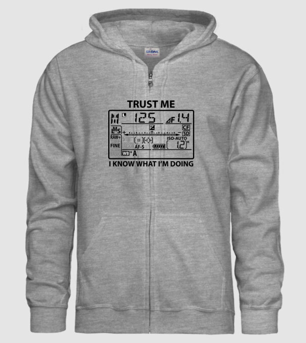 Trust me i'm a photographer model gri pe tricou