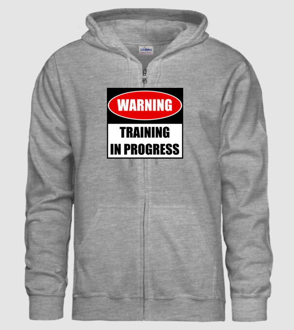 Warning Training In Progress model gri pe tricou