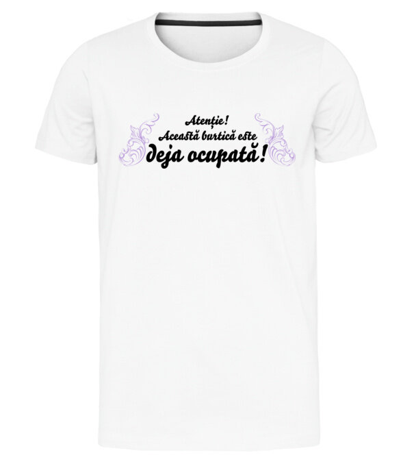  model  pe tricou