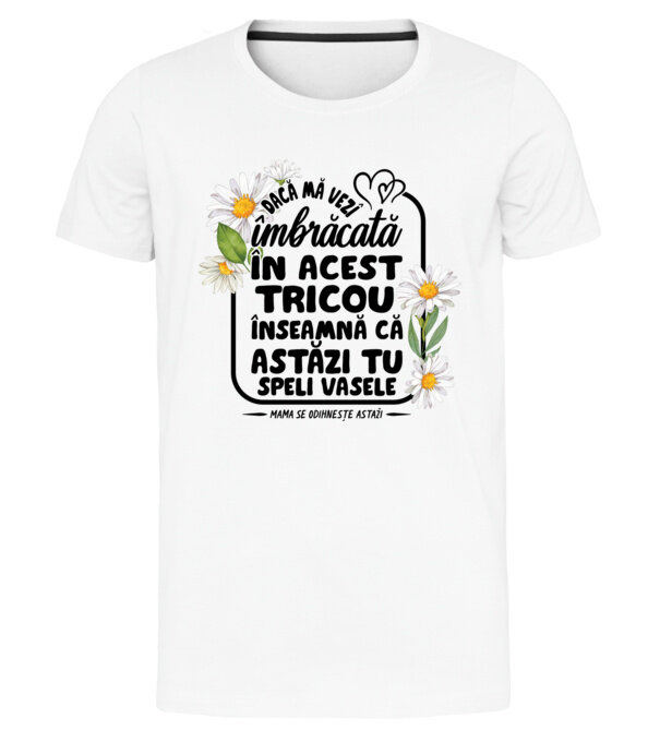  model  pe tricou