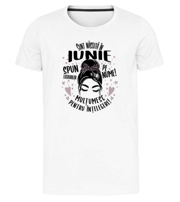  model  pe tricou