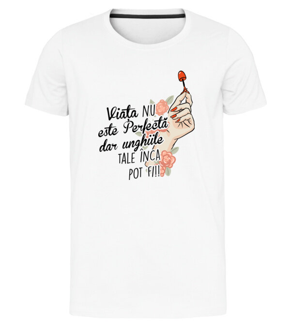  model  pe tricou