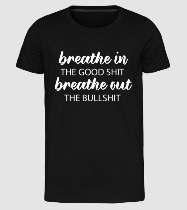 Inspiră model negru pe tricou