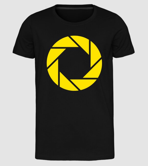 Blende model negru pe tricou