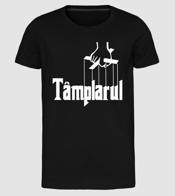 Tâmplarul model negru pe tricou