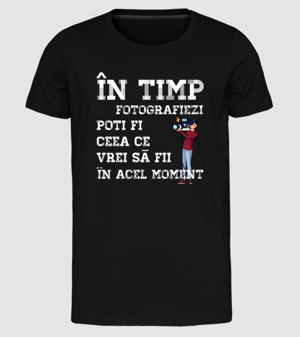 în timp ce fotografiezi poți fi ceea ce vrei să fii - în acel moment model negru pe tricou