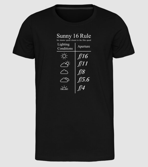 Sunny 16 Rule model negru pe tricou