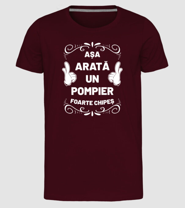 Așa arată un pompier foarte chipeș model bordo pe tricou