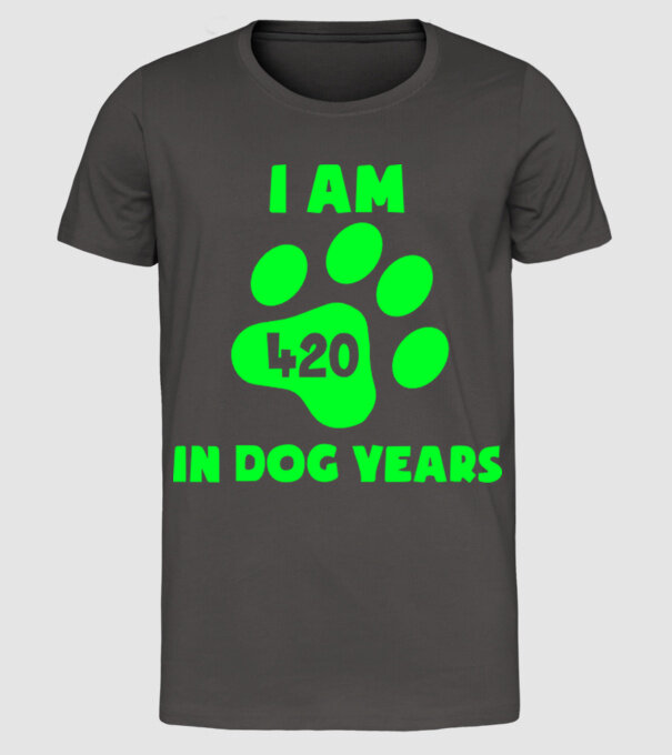 Dog Year - 420 model gri închis pe tricou