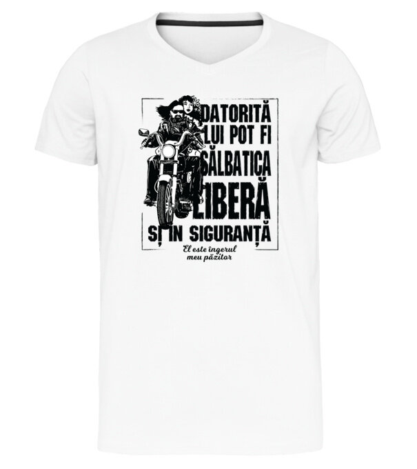  model  pe tricou