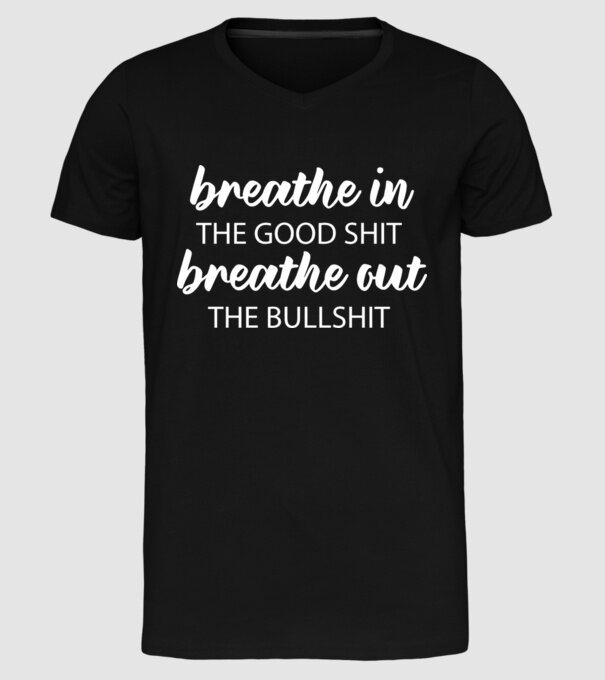 Inspiră model negru pe tricou