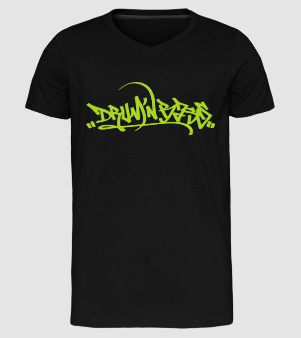drum and bass model negru pe tricou