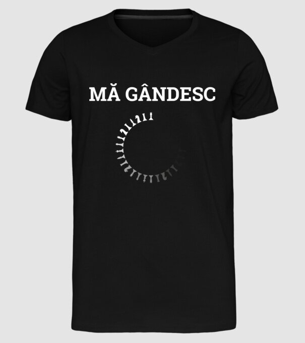 Mă gândesc model negru pe tricou
