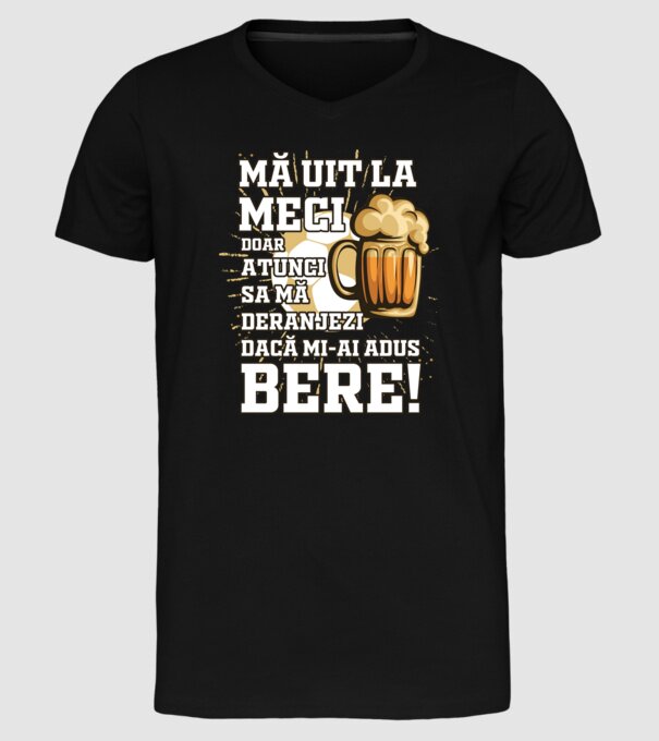 Mă uit la meci model negru pe tricou