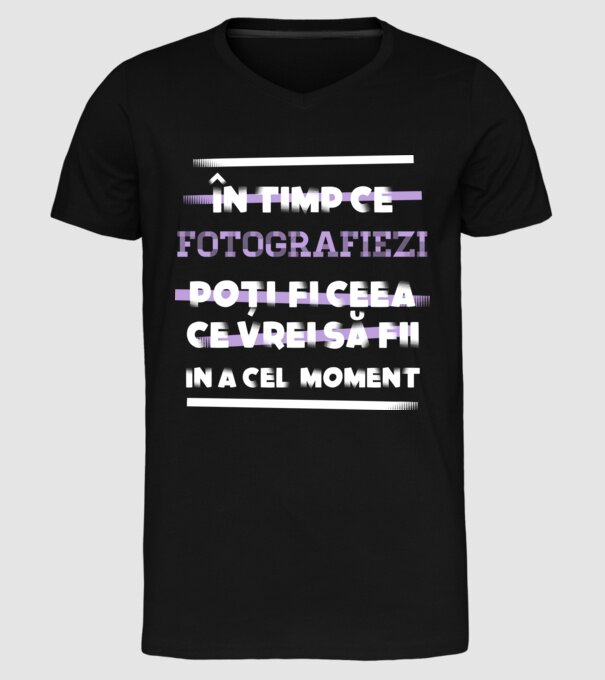 în timp ce fotografiezi poți fi ceea ce vrei să fii - în acel moment model negru pe tricou
