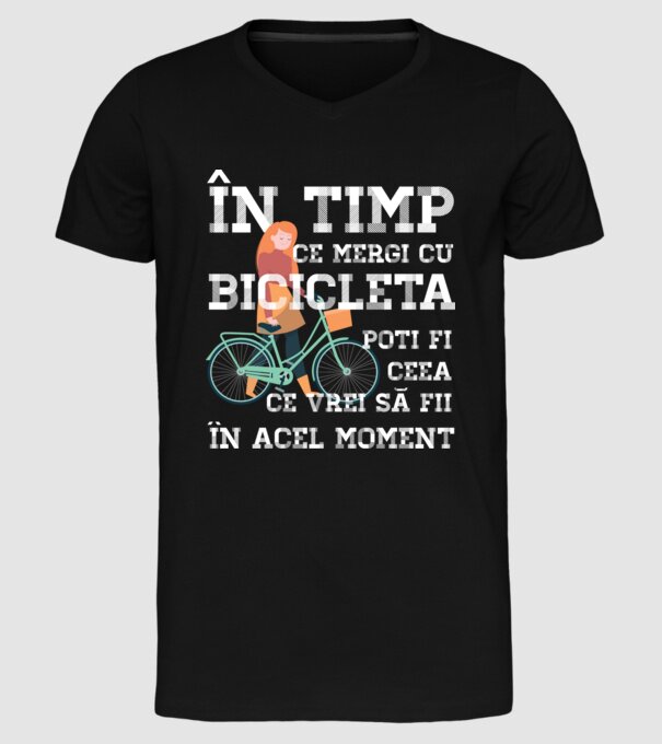 în timp ce mergi cu bicicleta poți fi ceea ce vrei să fii - în acel moment model negru pe tricou