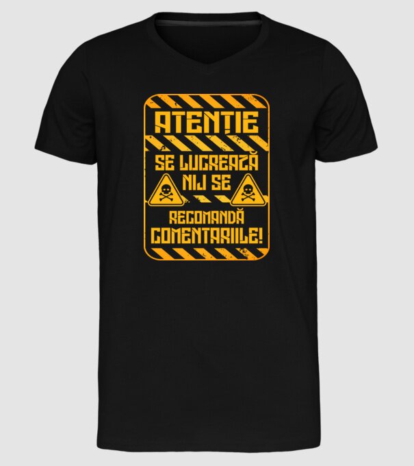 Nu se recomandă comentariile model negru pe tricou