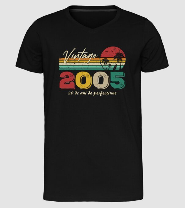 VINTAGE 2005 model negru pe tricou