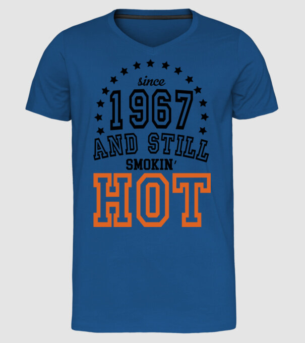 'Since and still smokin'' hot - 1967' model albastru regal pe tricou