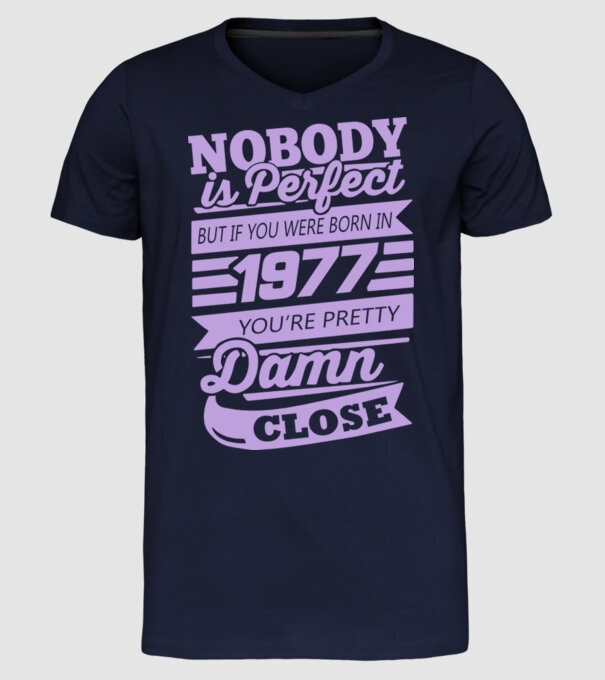 Nobody 1977 model albastru închis pe tricou
