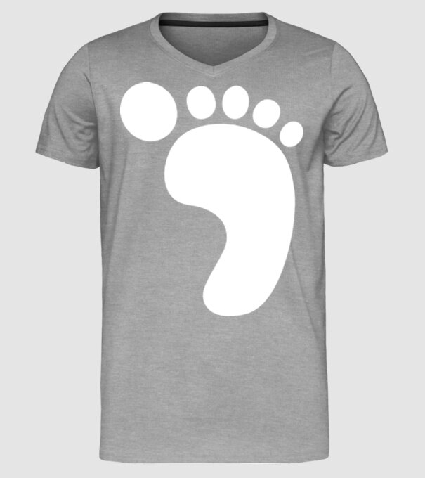 Picior model gri pe tricou