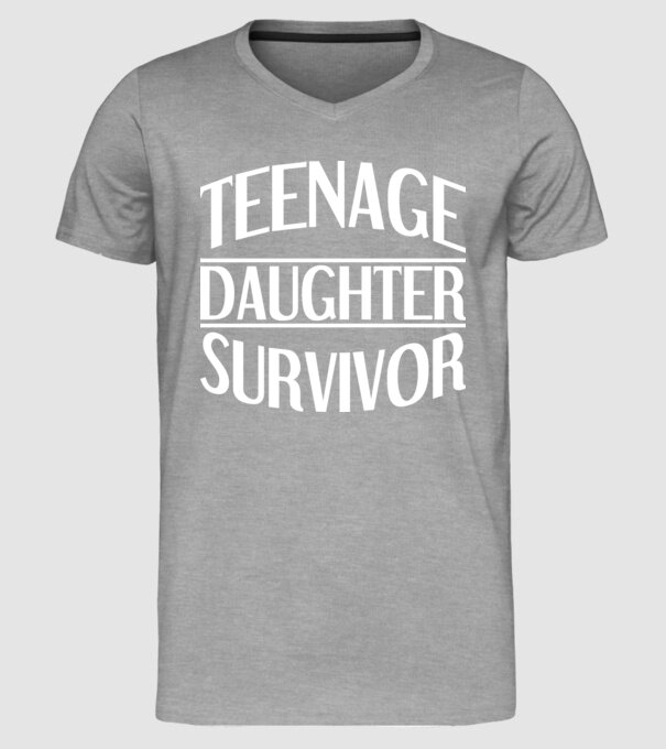 teenage daughter survivor model gri pe tricou