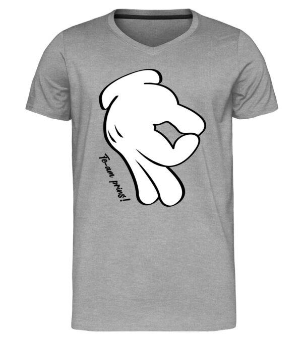  model  pe tricou