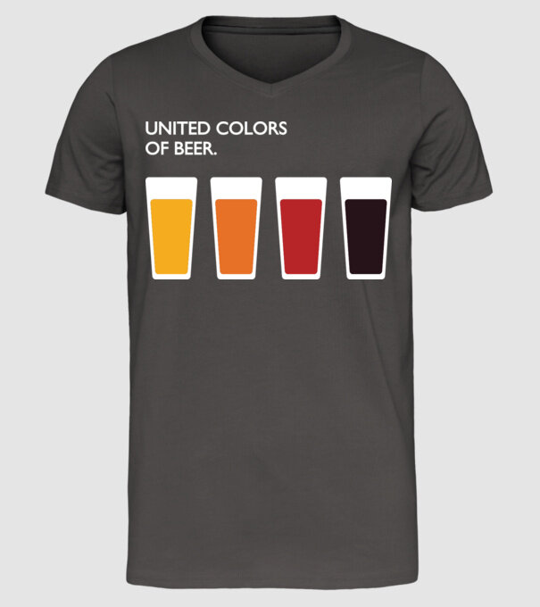 United Colors model gri închis pe tricou