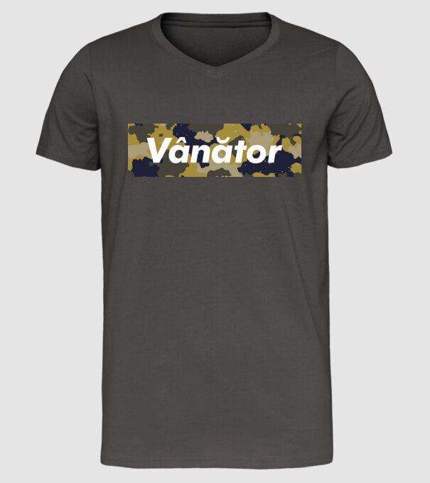 vânător model gri închis pe tricou