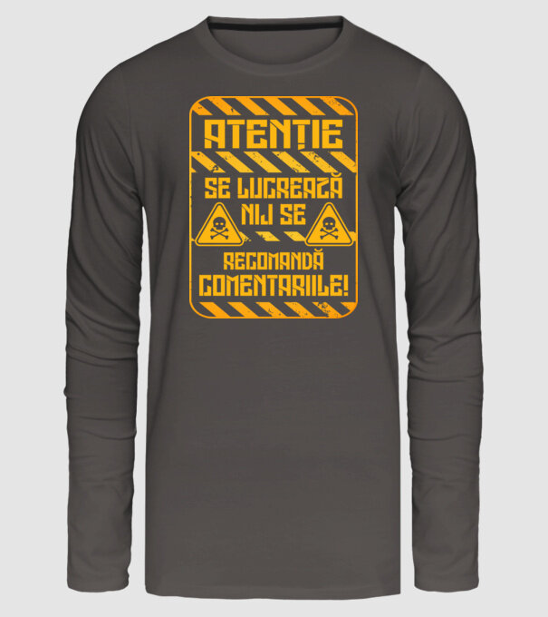 Nu se recomandă comentariile model gri închis pe tricou