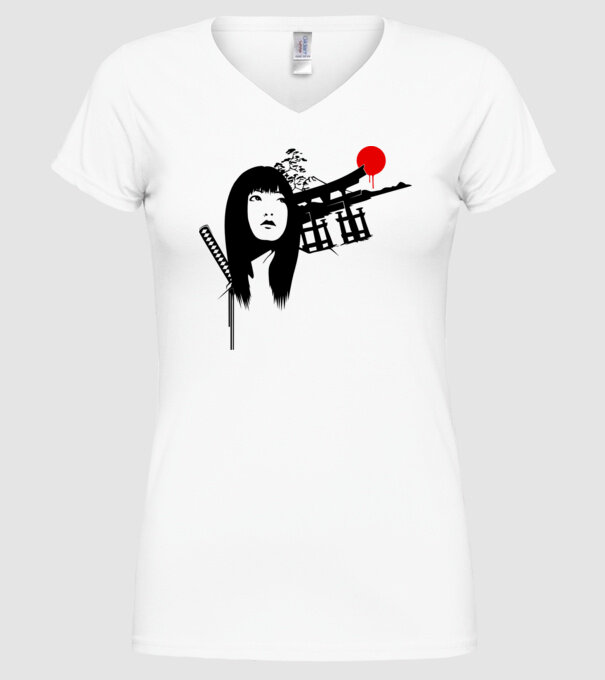 Gheișă model alb pe tricou