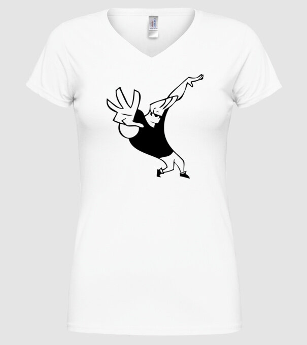 model alb pe tricou