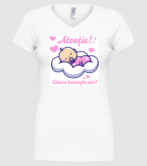 Atenție! Cineva locuiește aici! model alb pe tricou
