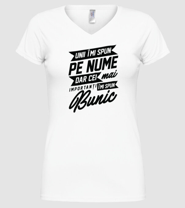 Unii îmi spun pe nume, dar cei mai importanți îmi spun bunic model alb pe tricou