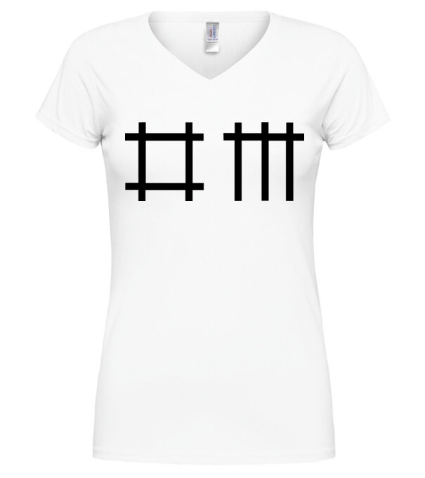  model  pe tricou
