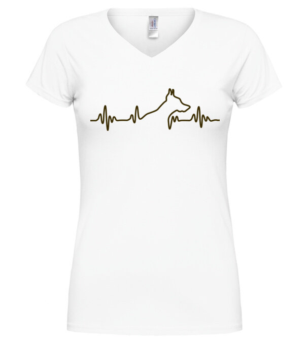  model  pe tricou