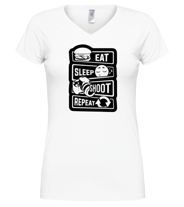  model  pe tricou
