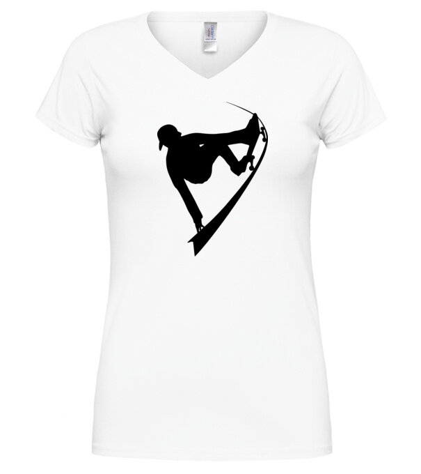  model  pe tricou