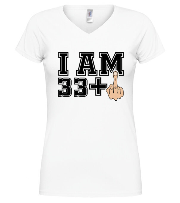  model  pe tricou