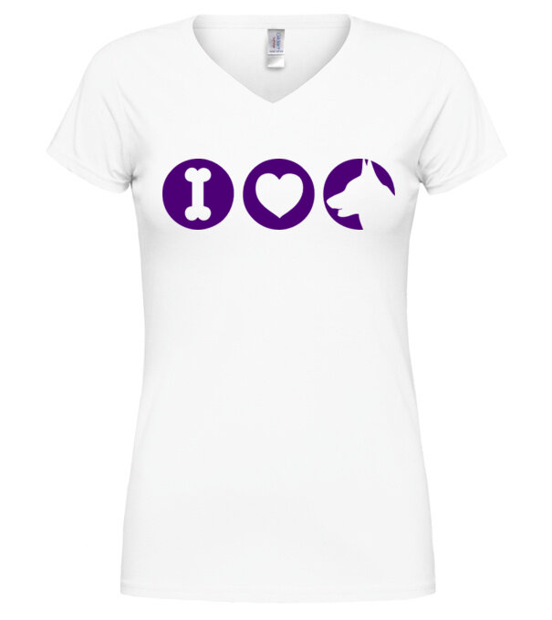  model  pe tricou