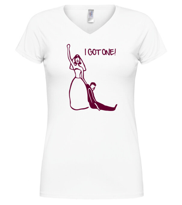  model  pe tricou