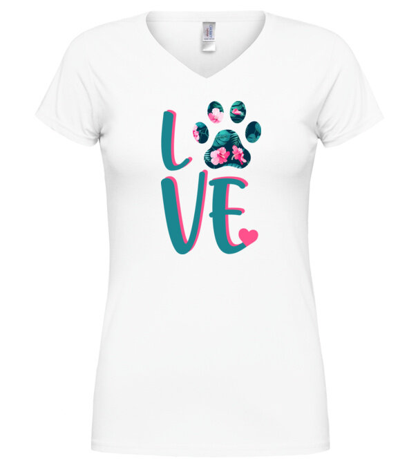  model  pe tricou
