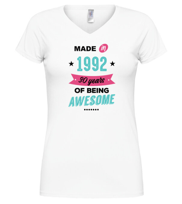  model  pe tricou