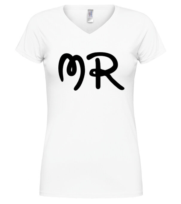 model  pe tricou