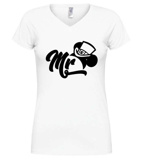 model  pe tricou