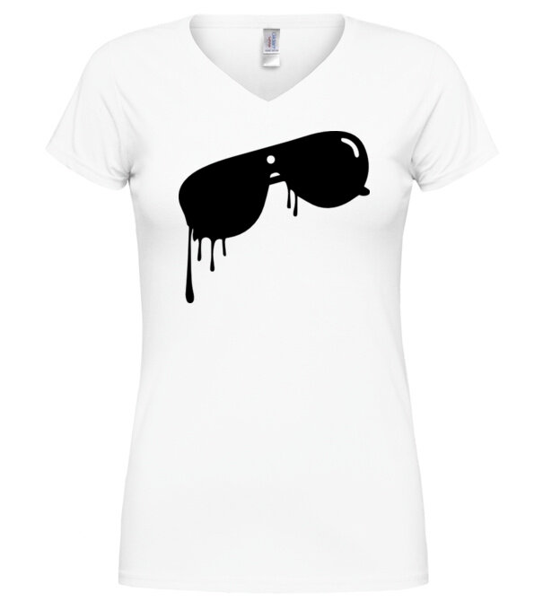  model  pe tricou