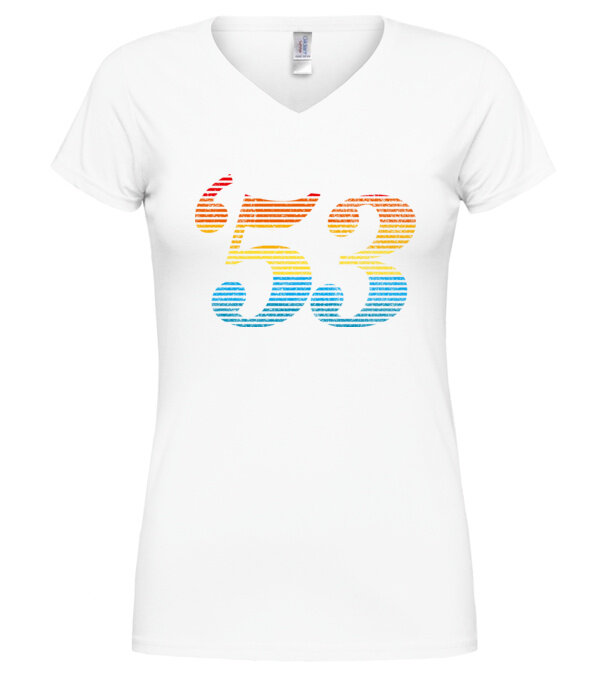 model  pe tricou