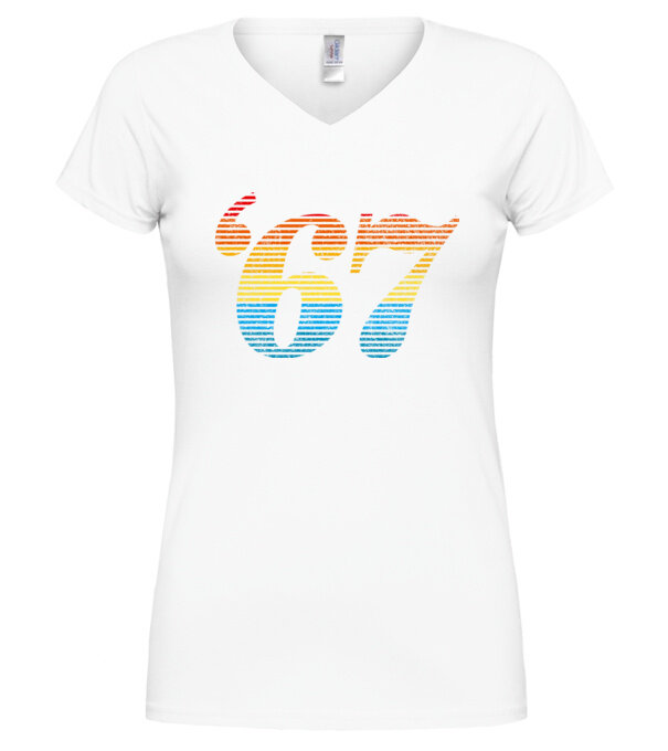  model  pe tricou