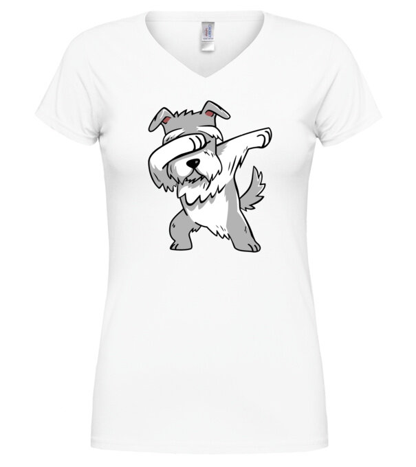  model  pe tricou