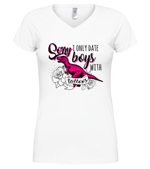  model  pe tricou